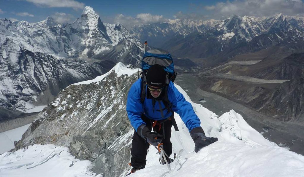 Difficulties of Island Peak Trekking